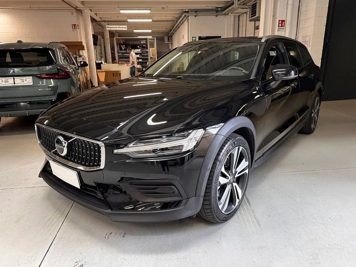 Volvo V60 Cross Country usata a Cuneo