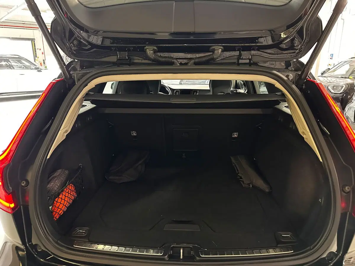 Volvo V60 Cross Country usata a Cuneo (12)