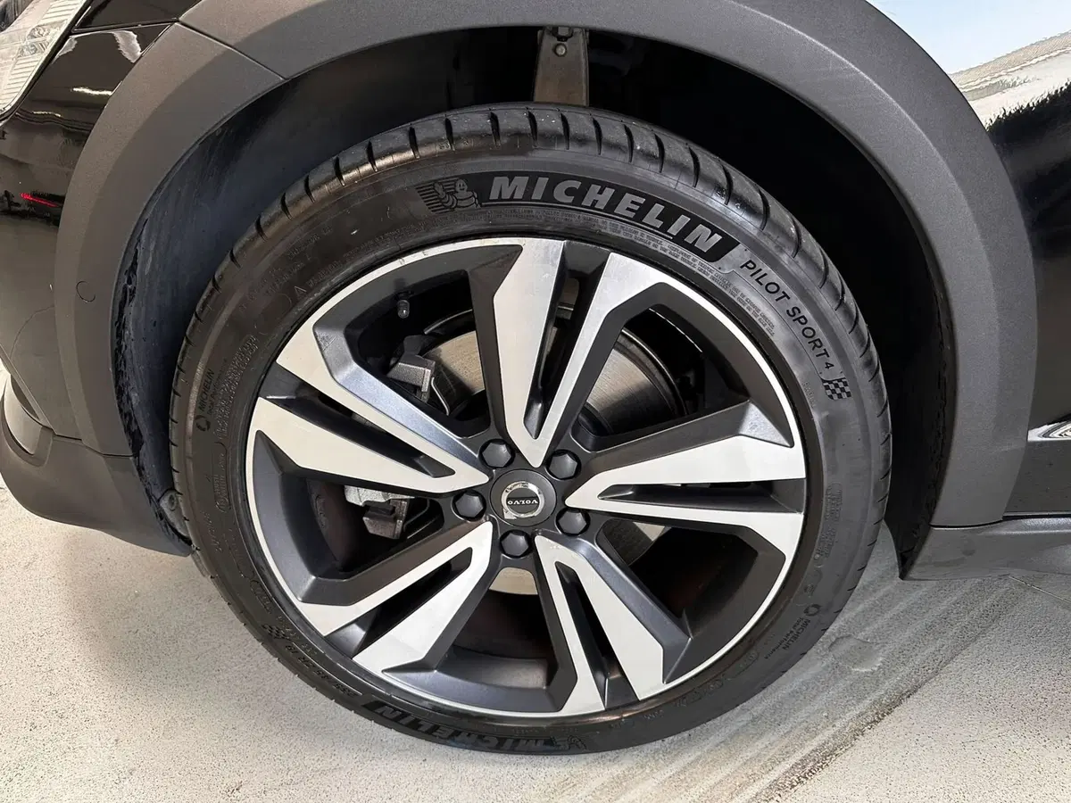 Volvo V60 Cross Country usata a Cuneo (13)