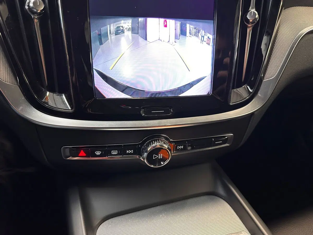 Volvo V60 Cross Country usata a Cuneo (16)