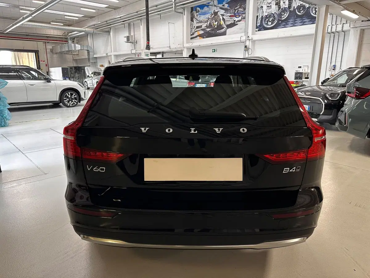 Volvo V60 Cross Country usata a Cuneo (3)