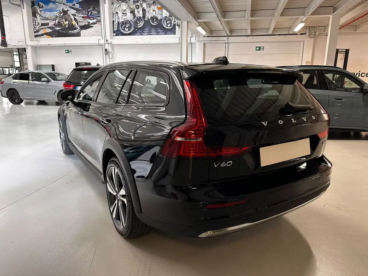 Volvo V60 Cross Country usata a Cuneo (4)