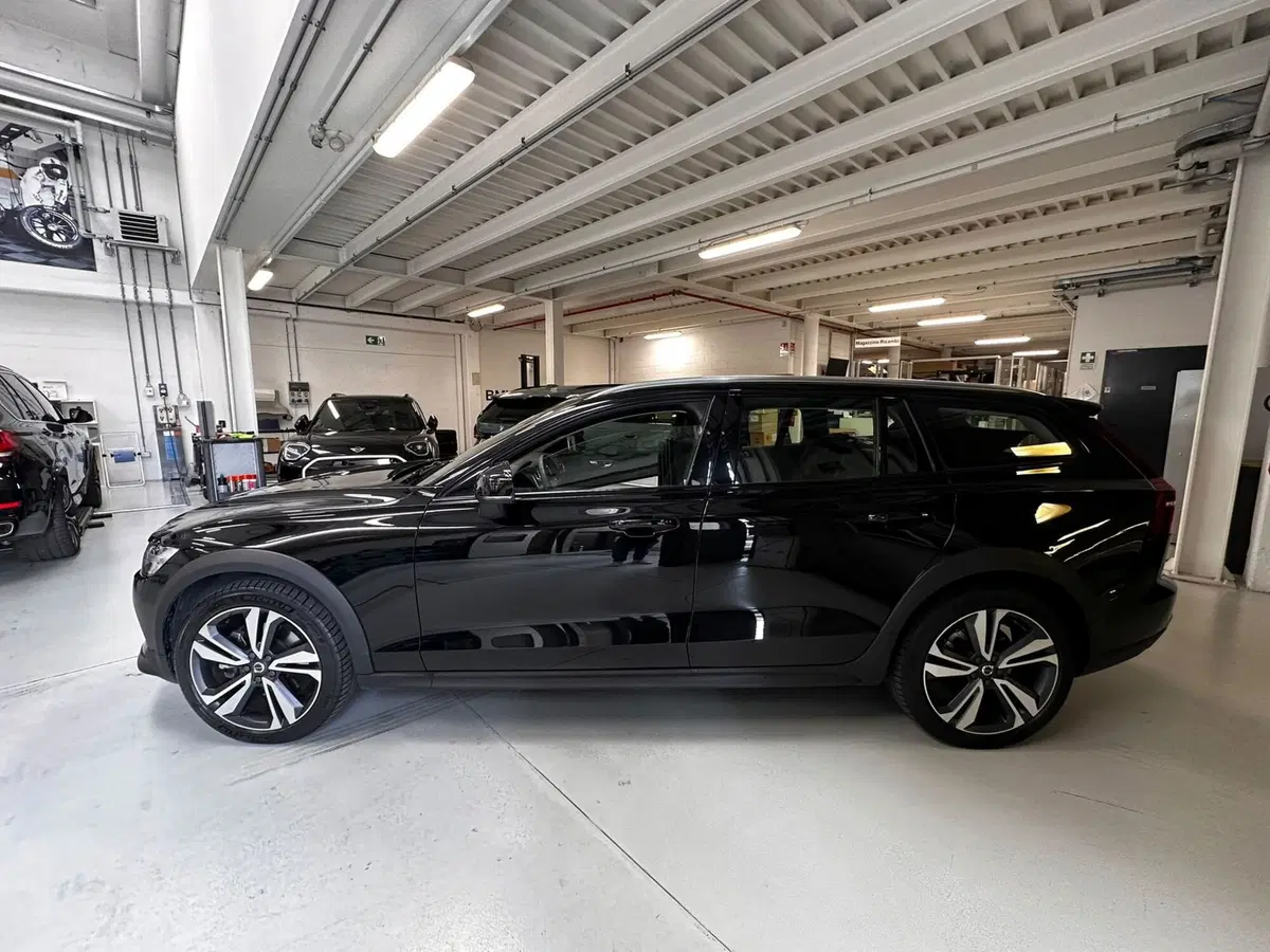 Volvo V60 Cross Country usata a Cuneo (5)