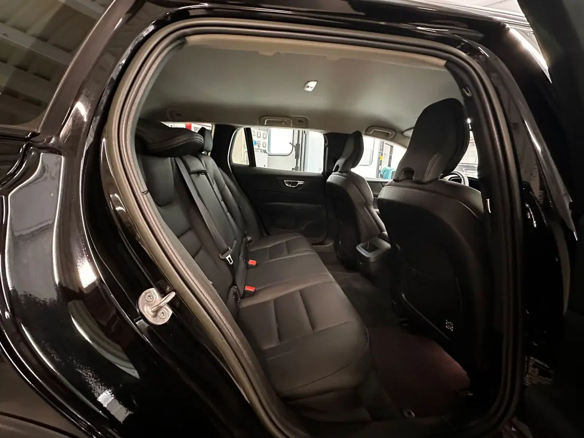 Volvo V60 Cross Country usata a Cuneo (7)