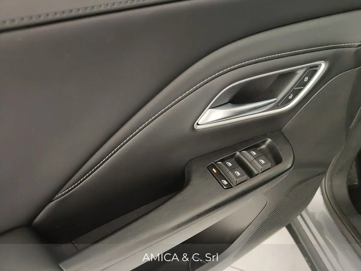 Mg ZS EV usata a Caserta (13)