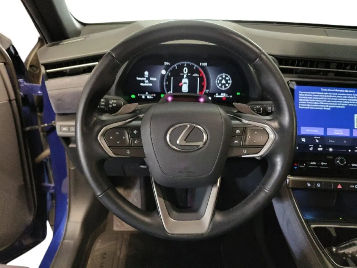 Lexus LBX usata a Milano (10)