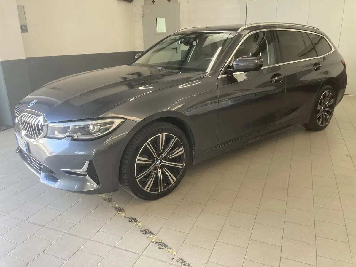 BMW Serie 3 Touring usata a Pavia (2)