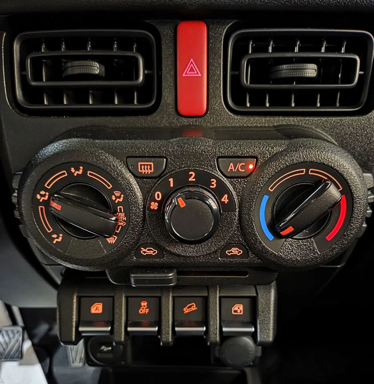 Suzuki Jimny usata a Pavia (12)