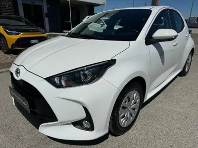 Toyota Yaris 1.0 5 porte Active del 2022 usata a Bologna