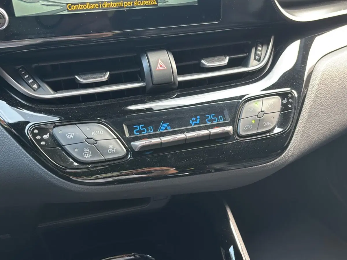 Toyota Toyota C-HR usata a Bologna (14)