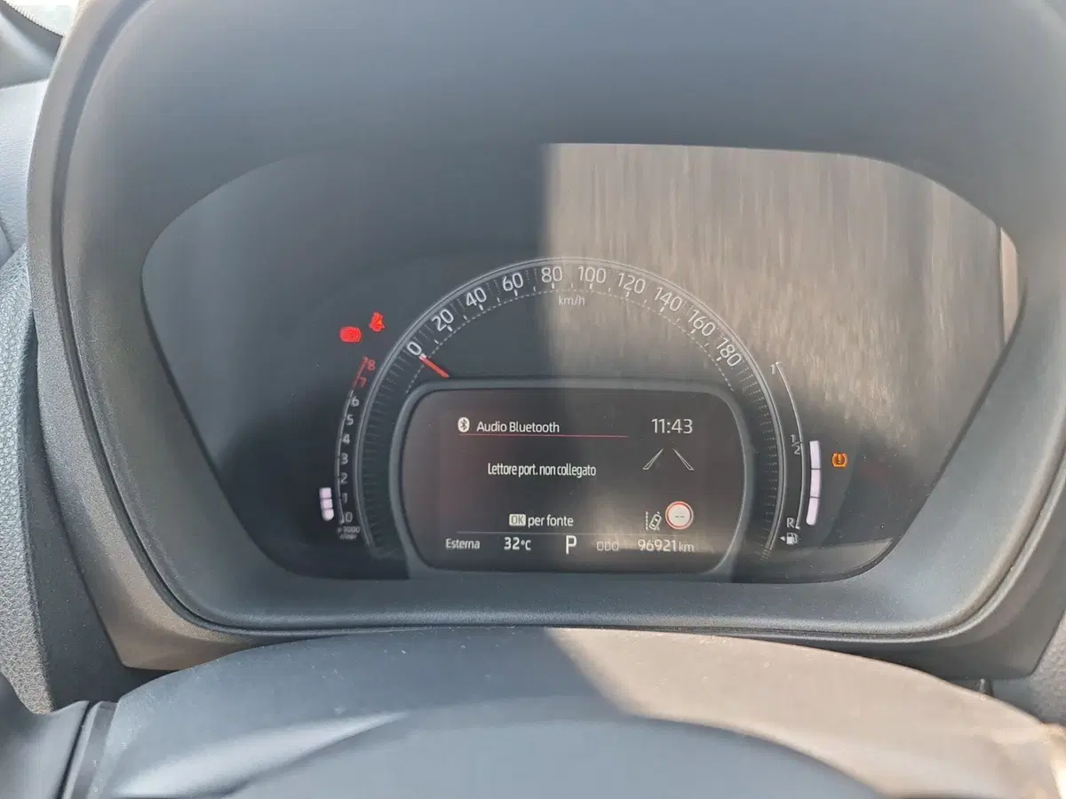 Toyota Aygo X usata a Bologna (13)