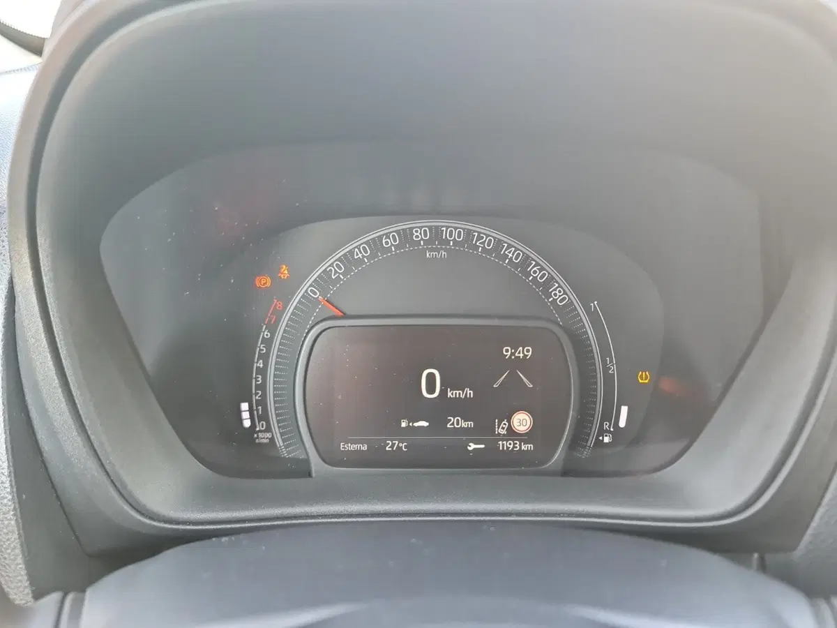 Toyota Aygo X usata a Bologna (11)