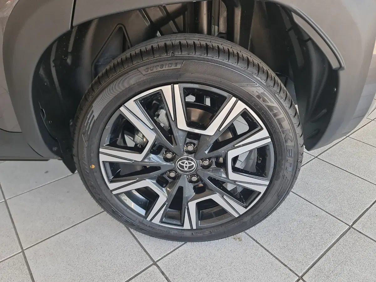 Toyota Yaris Cross nuova a Bologna (7)
