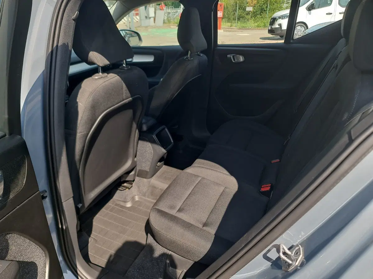 Volvo XC40 usata a Bologna (9)