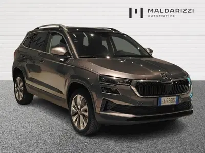 Skoda Karoq 2.0 TDI EVO SCR 4x4 DSG Ambition nuova a Bari