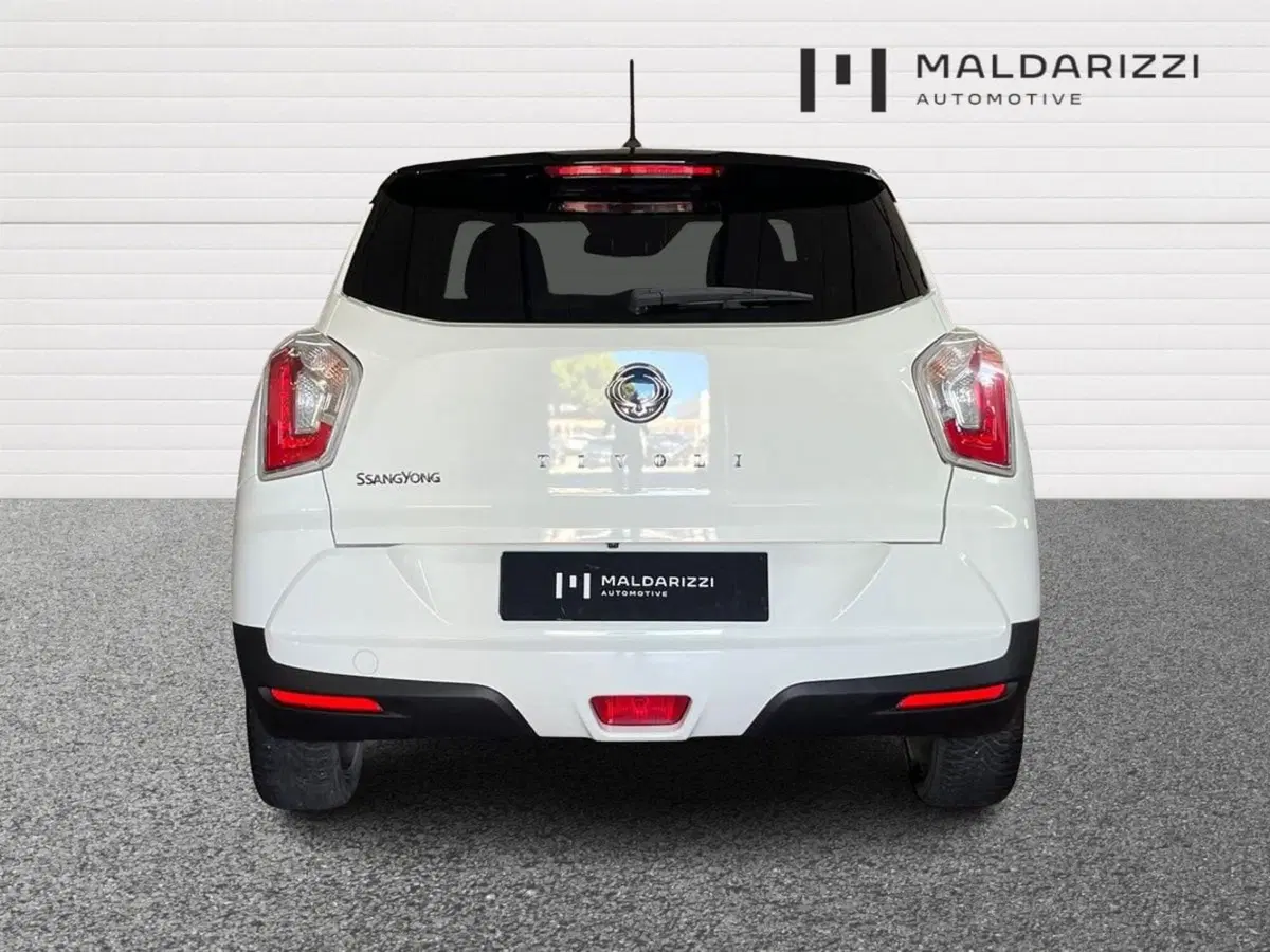 Ssangyong Tivoli usata a Bari (3)