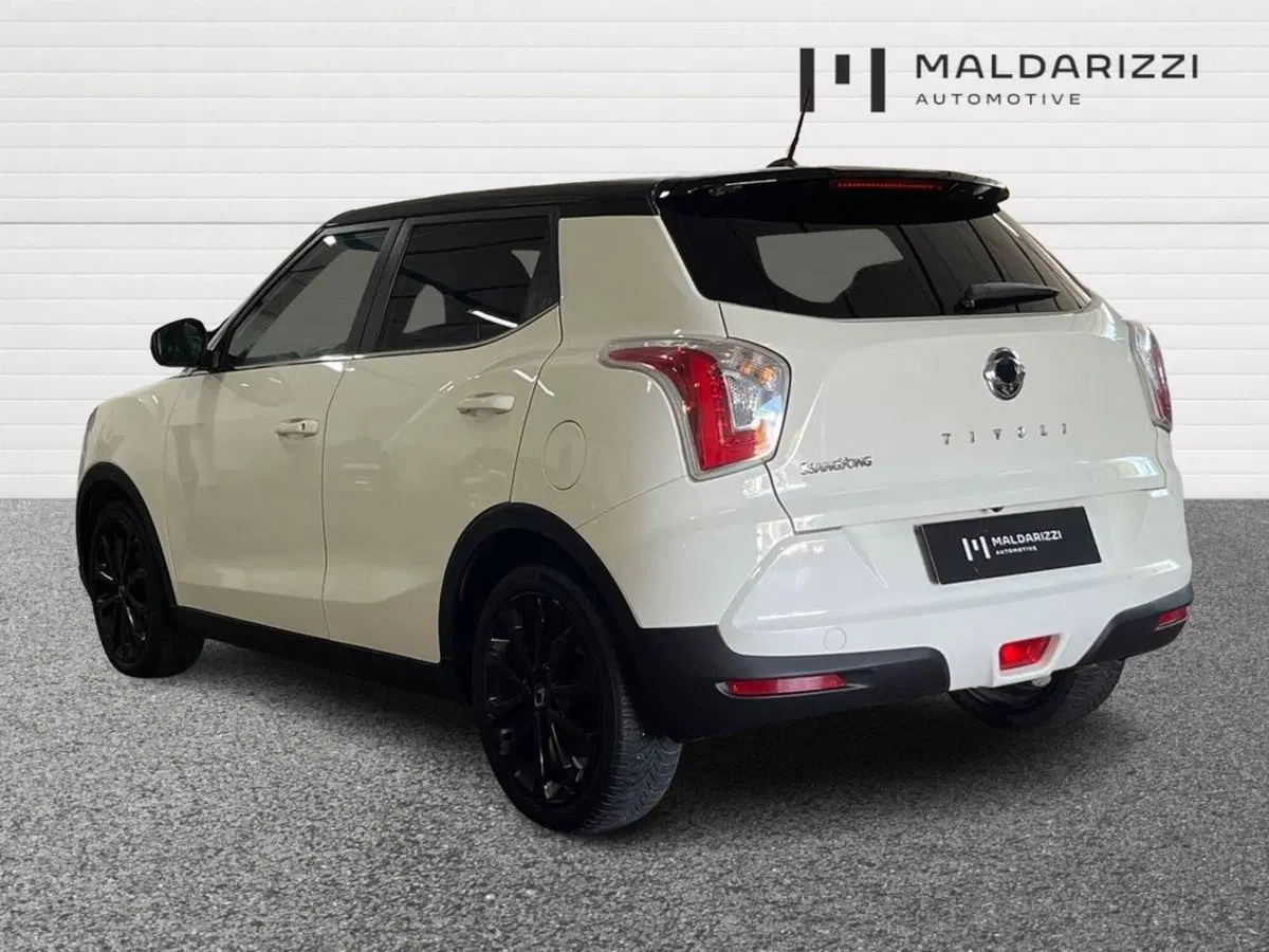 Ssangyong Tivoli usata a Bari (4)