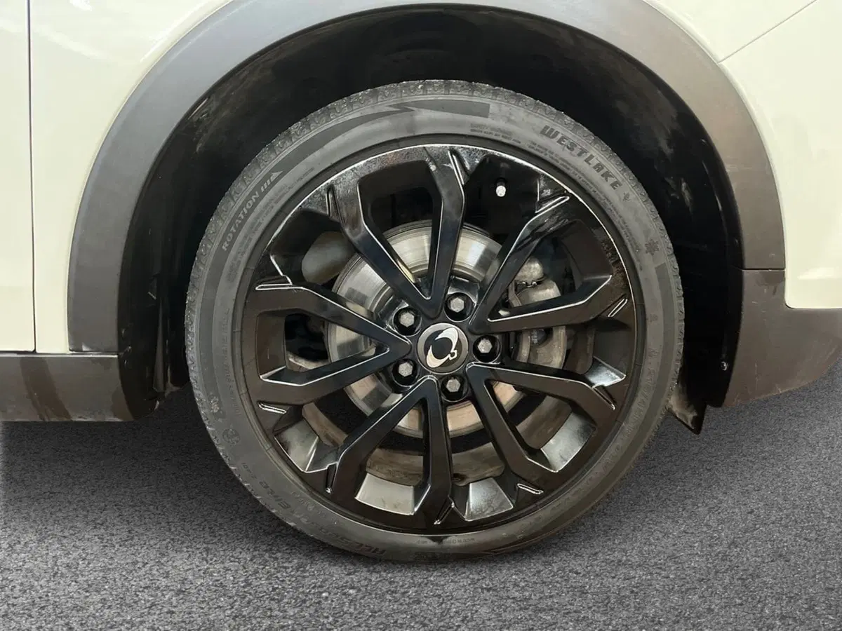 Ssangyong Tivoli usata a Bari (6)