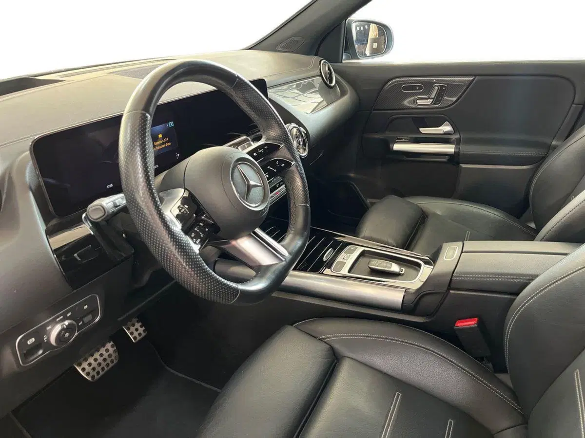 Mercedes-Benz GLA SUV usata a Bari (7)