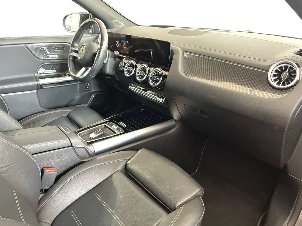 Mercedes-Benz GLA SUV usata a Bari (9)