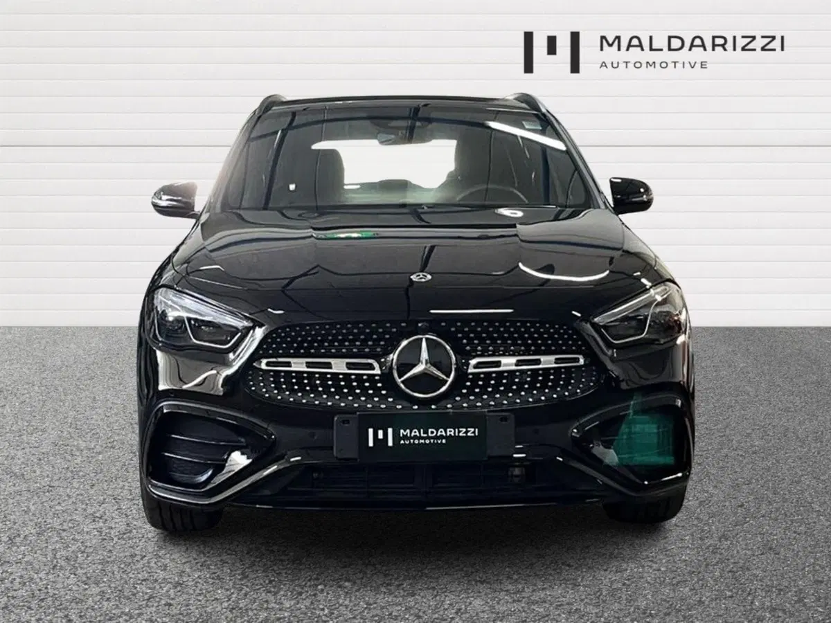 Mercedes-Benz GLA SUV usata a Bari (2)