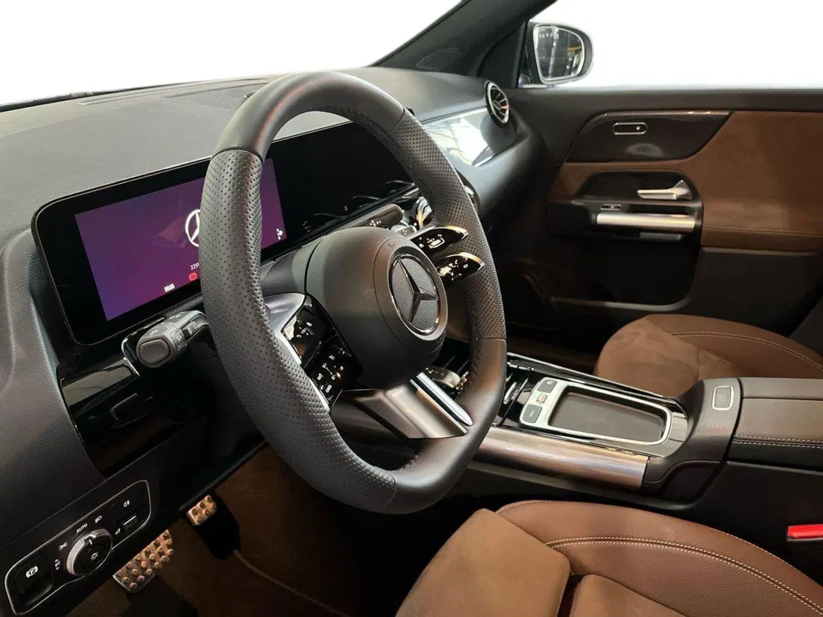 Mercedes-Benz GLA SUV usata a Bari (7)