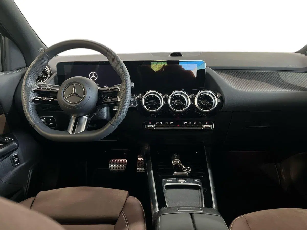 Mercedes-Benz GLA SUV usata a Bari (8)