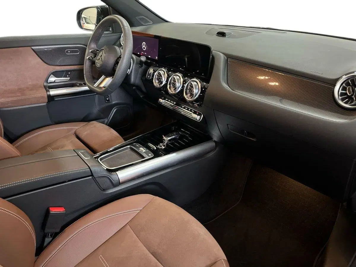 Mercedes-Benz GLA SUV usata a Bari (9)