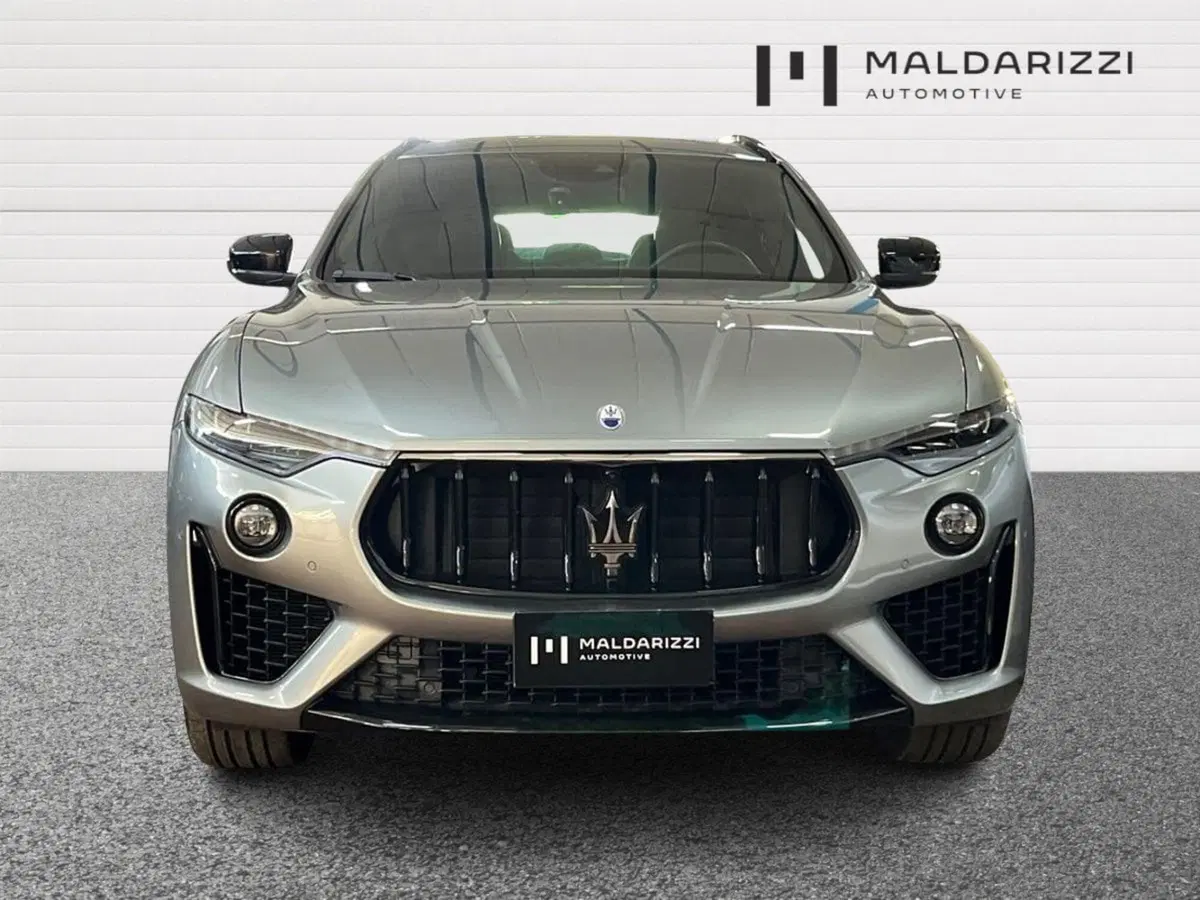 Maserati Levante usata a Bari (2)