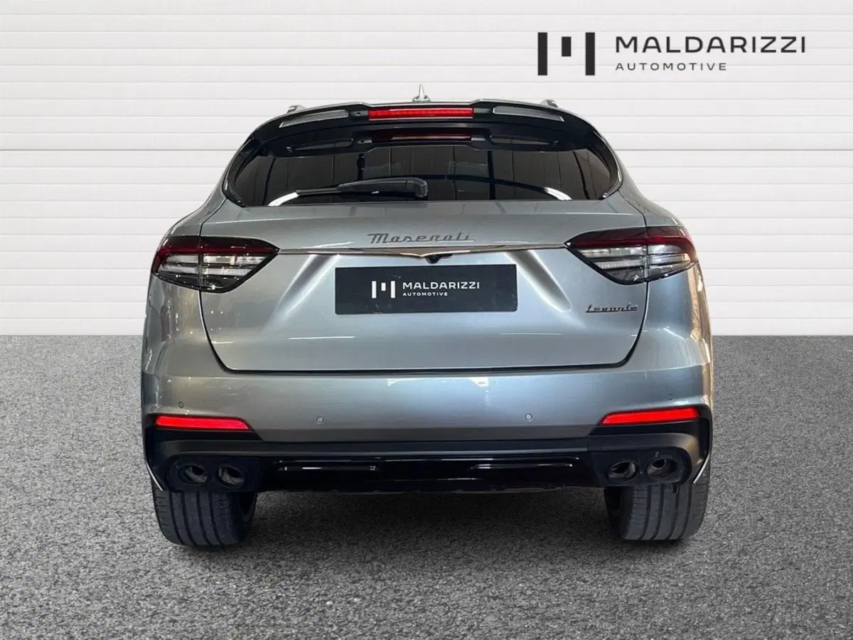 Maserati Levante usata a Bari (3)