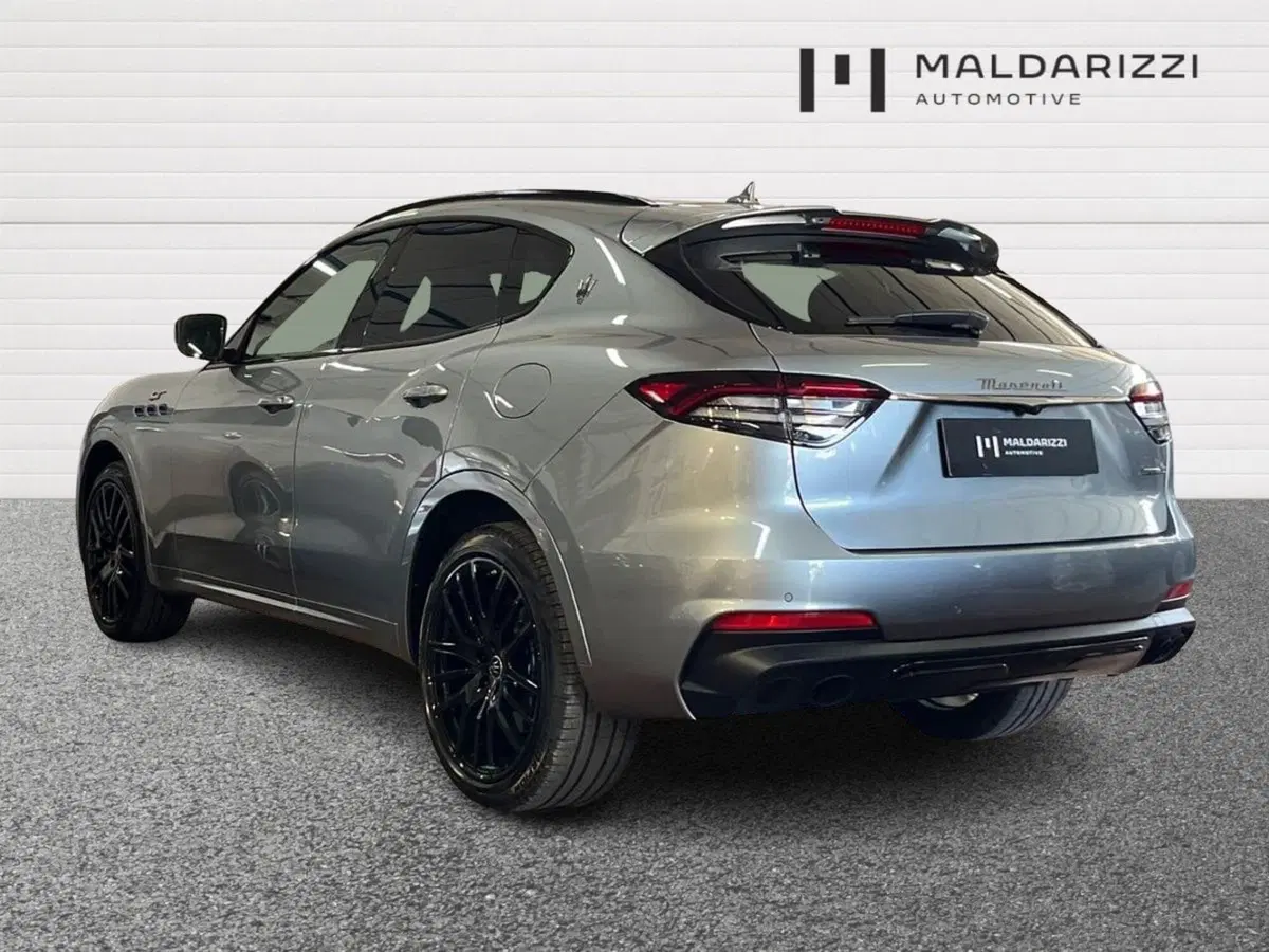 Maserati Levante usata a Bari (4)