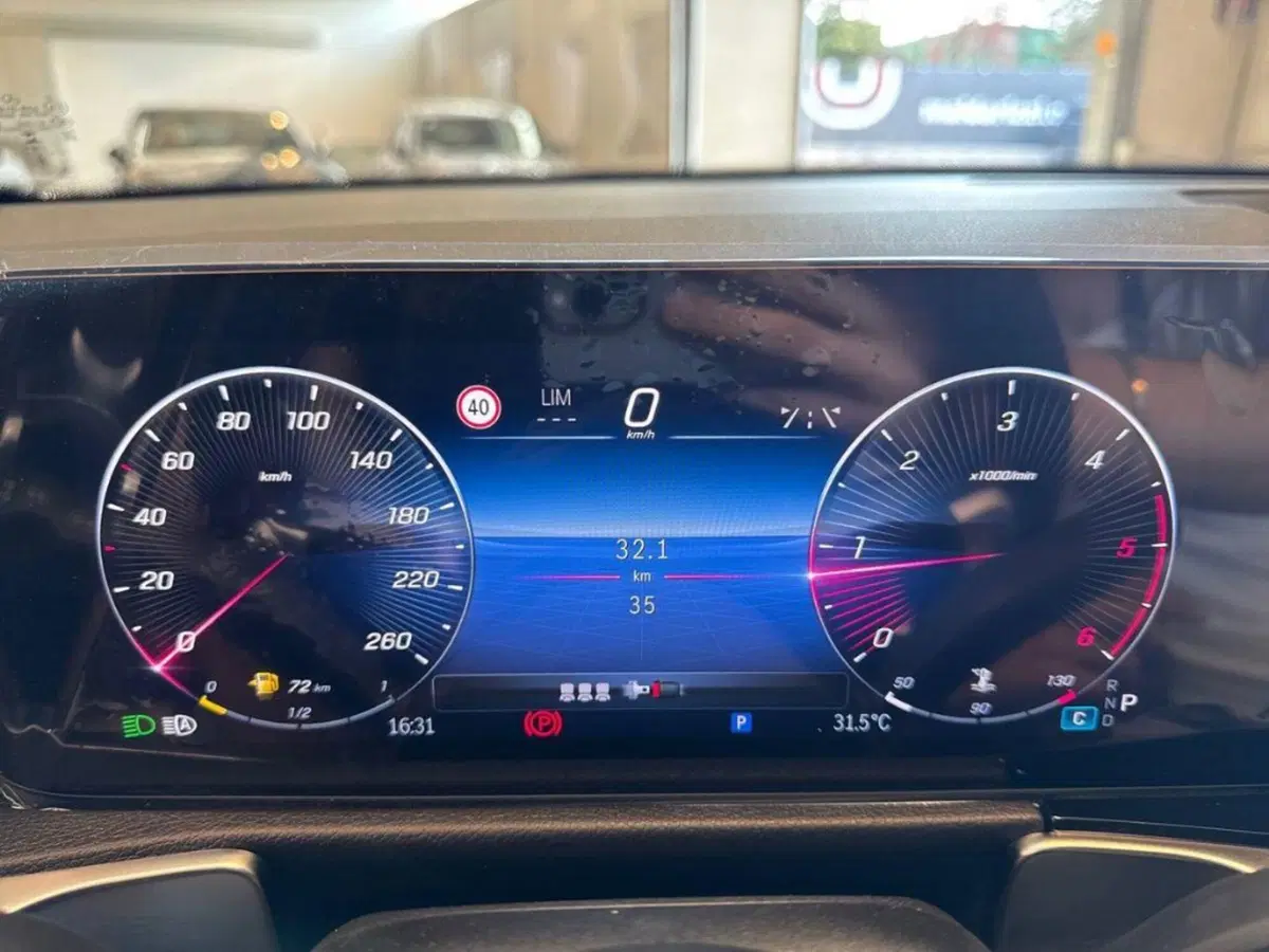 Mercedes-Benz GLB nuova a Bari (13)
