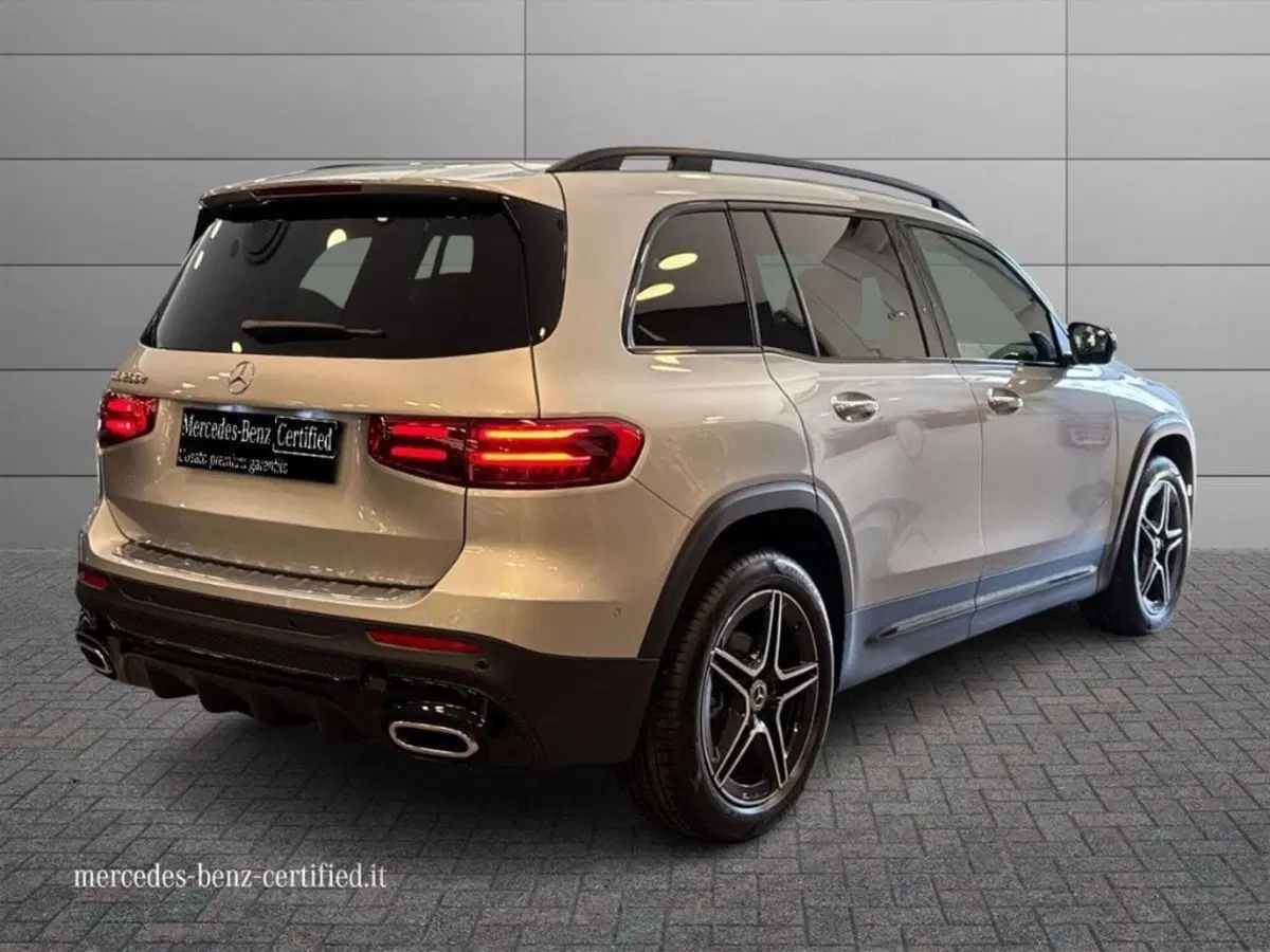 Mercedes-Benz GLB nuova a Bari (2)