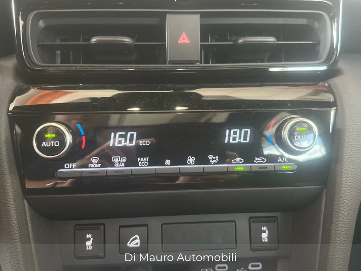 Toyota Yaris Cross nuova a Napoli (13)
