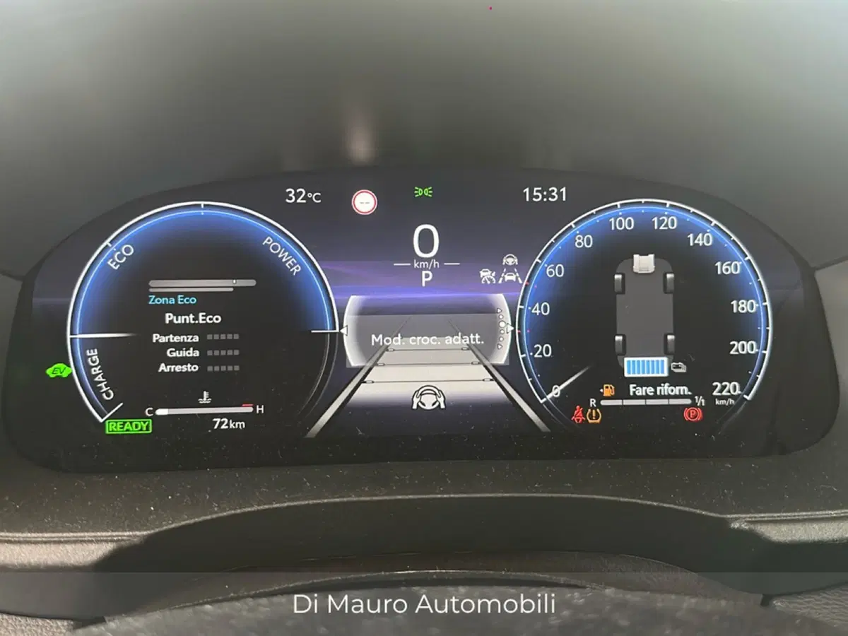 Toyota Yaris Cross nuova a Napoli (14)