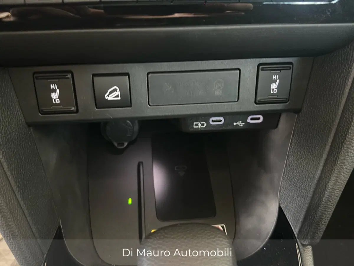 Toyota Yaris Cross nuova a Napoli (15)