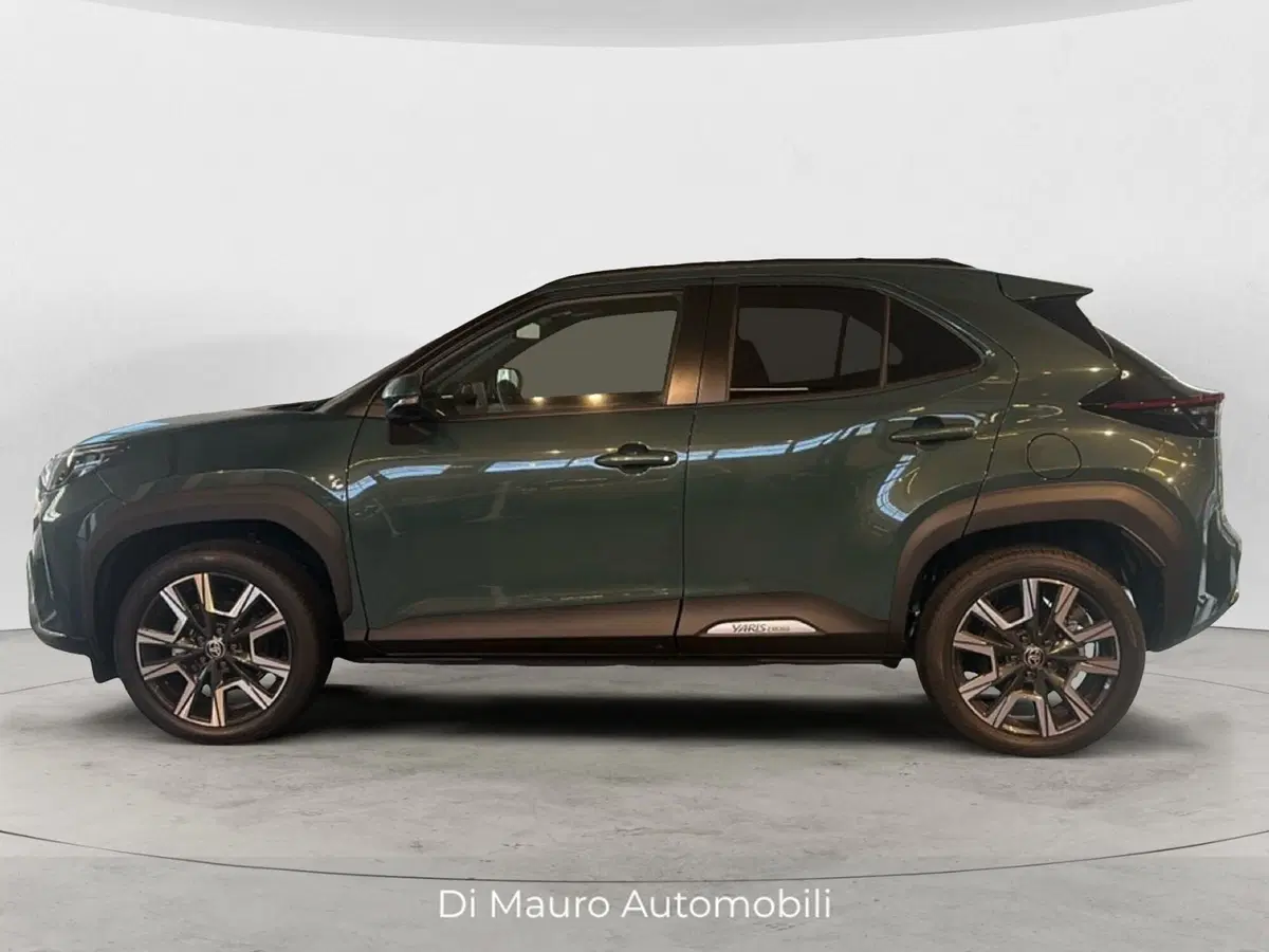 Toyota Yaris Cross nuova a Napoli (2)
