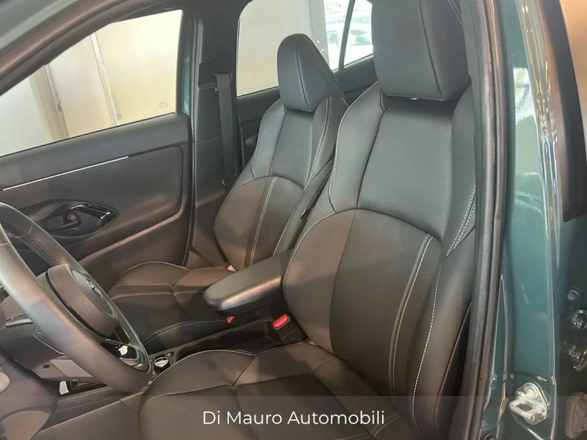 Toyota Yaris Cross nuova a Napoli (8)