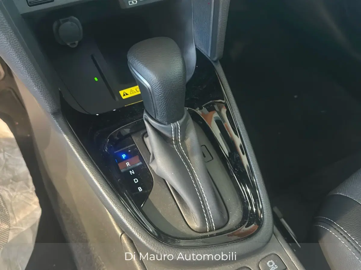 Toyota Yaris Cross nuova a Napoli (9)
