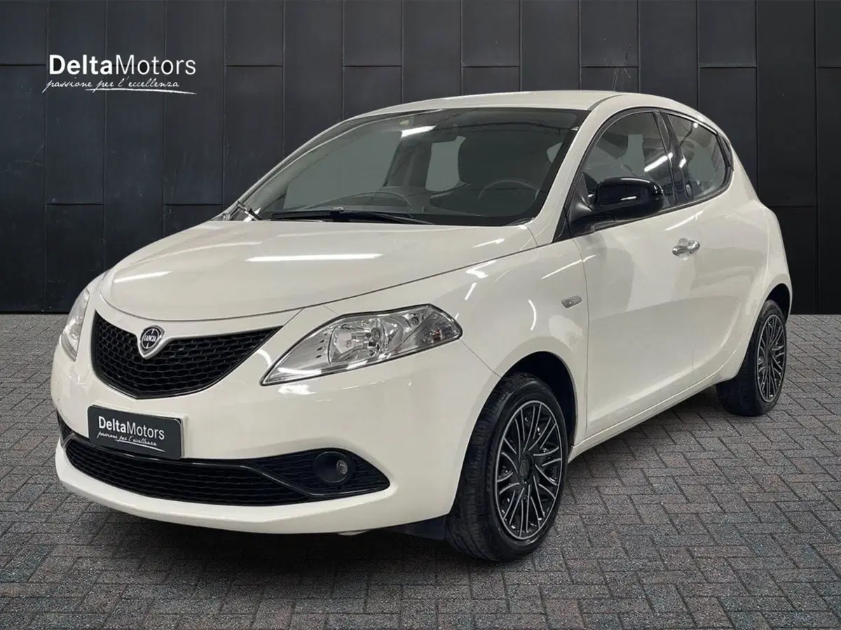 Lancia Ypsilon usata a Macerata