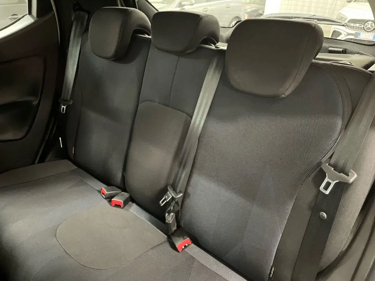 Lancia Ypsilon usata a Macerata (13)