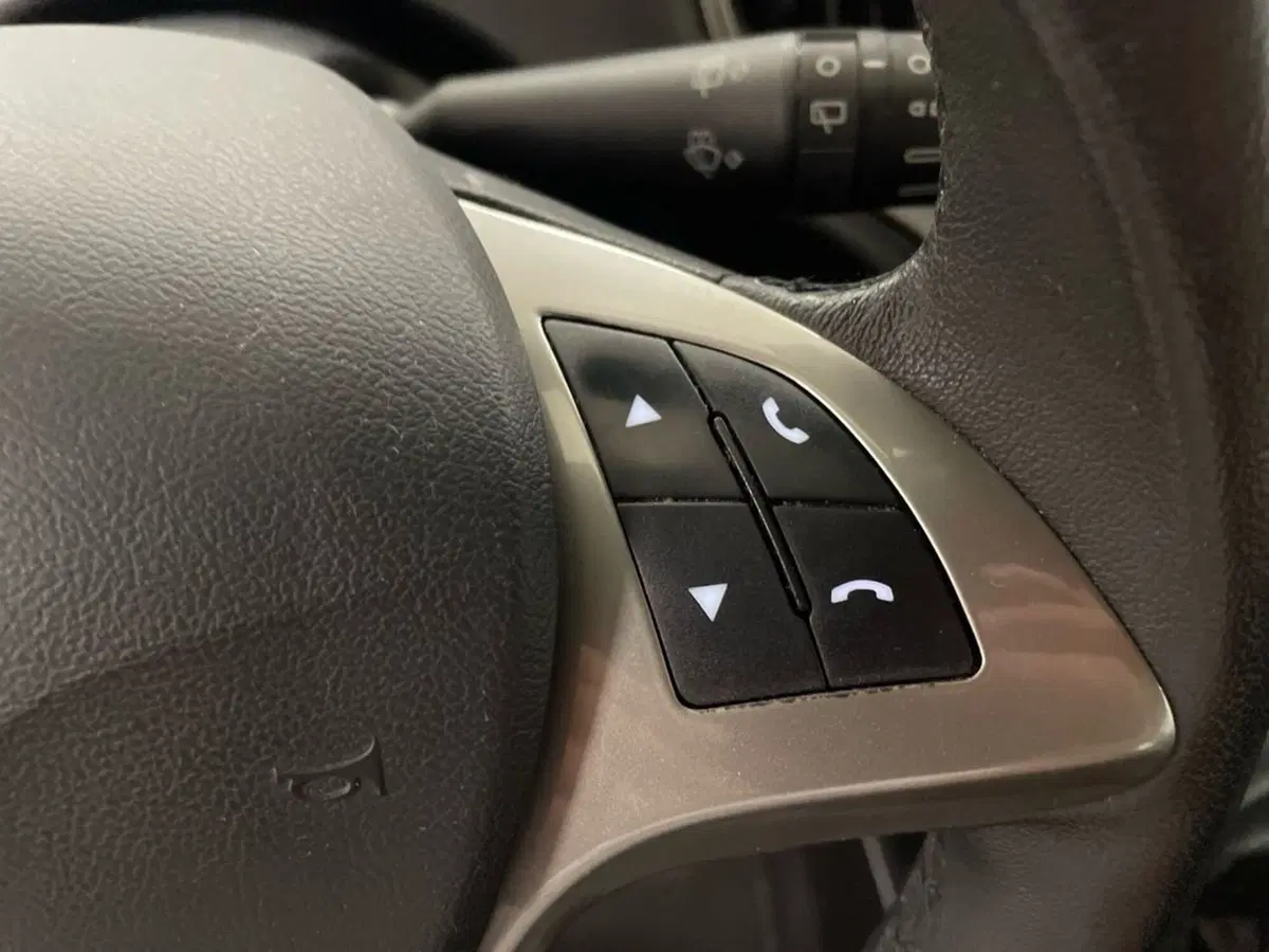 Lancia Ypsilon usata a Macerata (18)