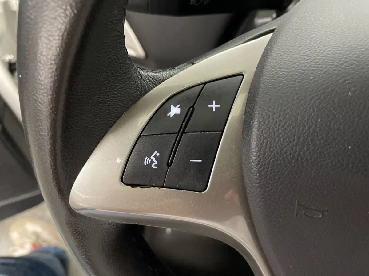 Lancia Ypsilon usata a Macerata (19)