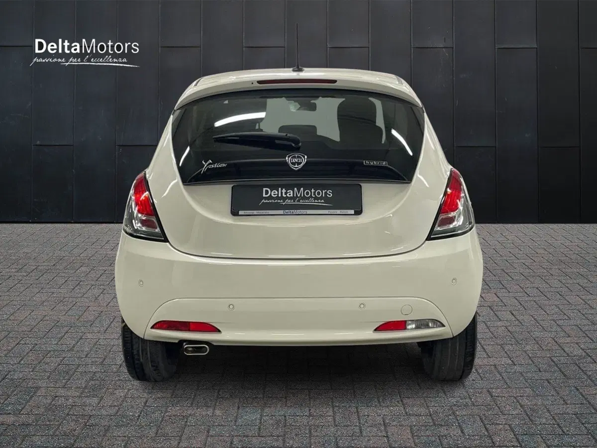 Lancia Ypsilon usata a Macerata (6)