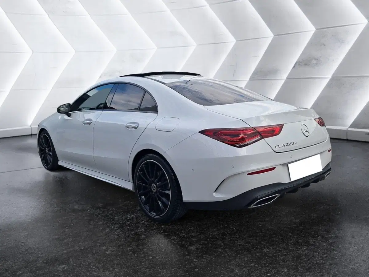 Mercedes-Benz CLA Shooting Brake usata a Salerno (7)