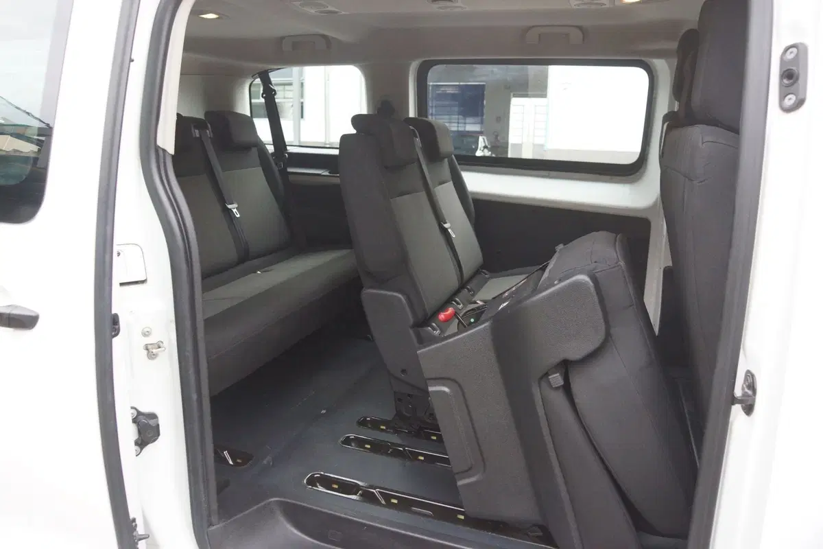 Opel Vivaro Furgone usata a Torino (10)