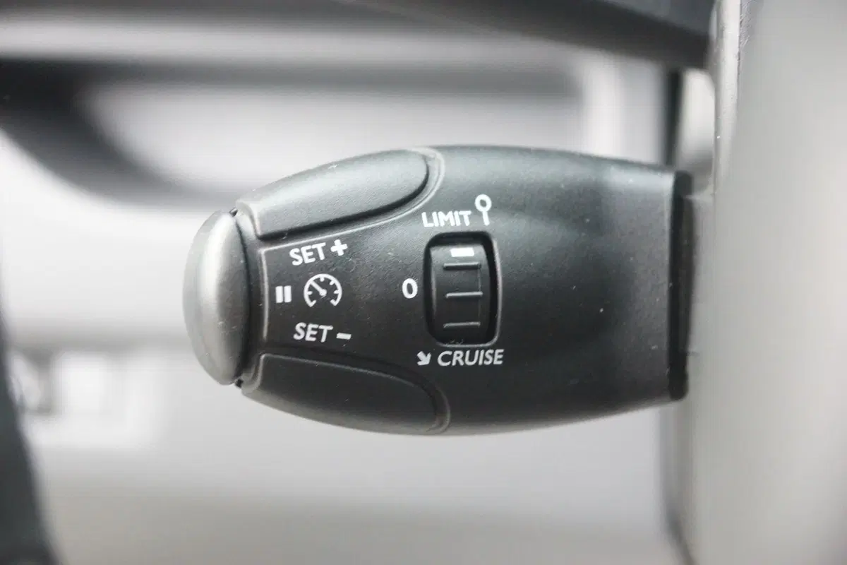 Opel Vivaro Furgone usata a Torino (15)