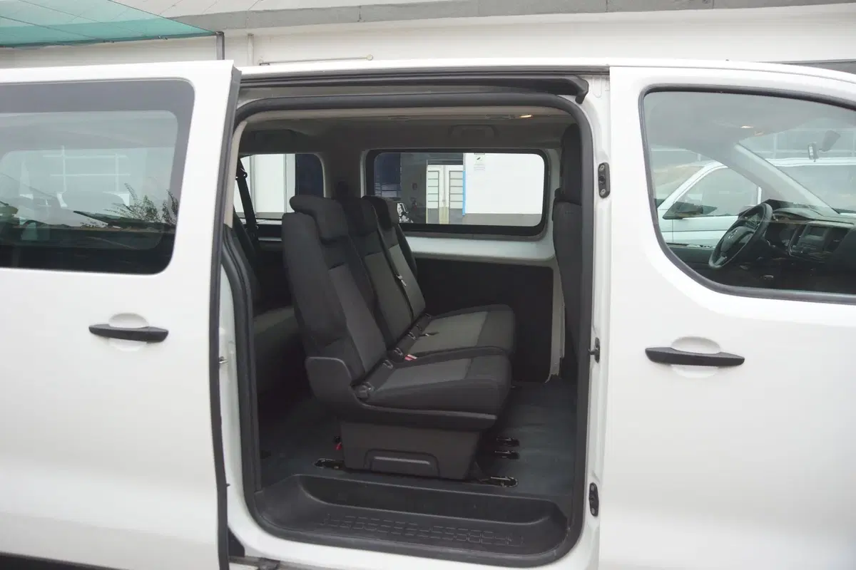 Opel Vivaro Furgone usata a Torino (8)