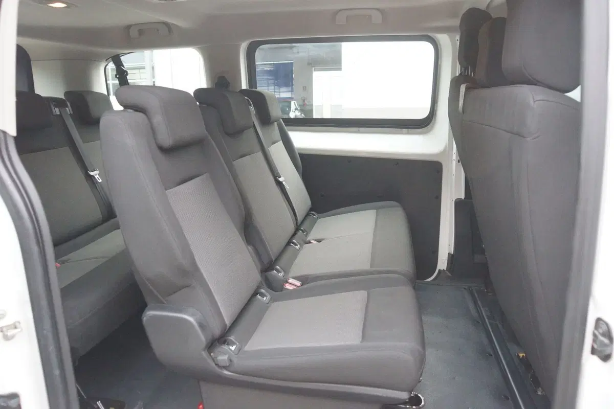 Opel Vivaro Furgone usata a Torino (9)