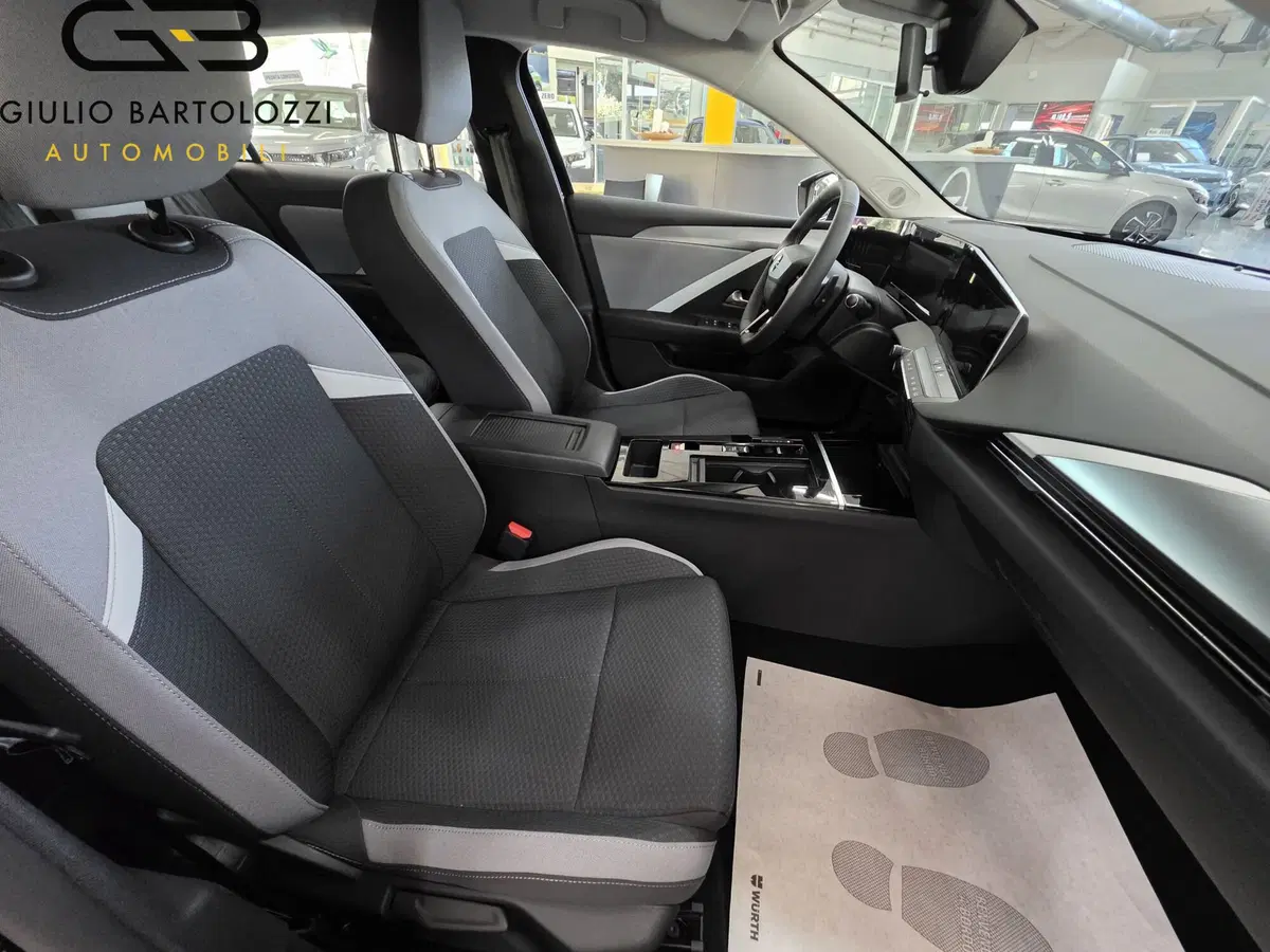 Opel Astra nuova a Prato (10)